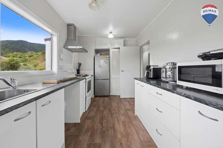 39 Thurleigh Grove Karori_13