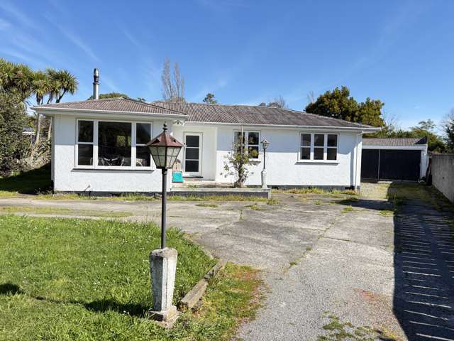 Golden Opportunity in Martinborough