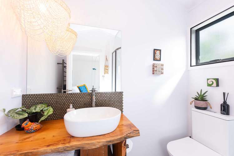 5 Waianga Place Omapere_21