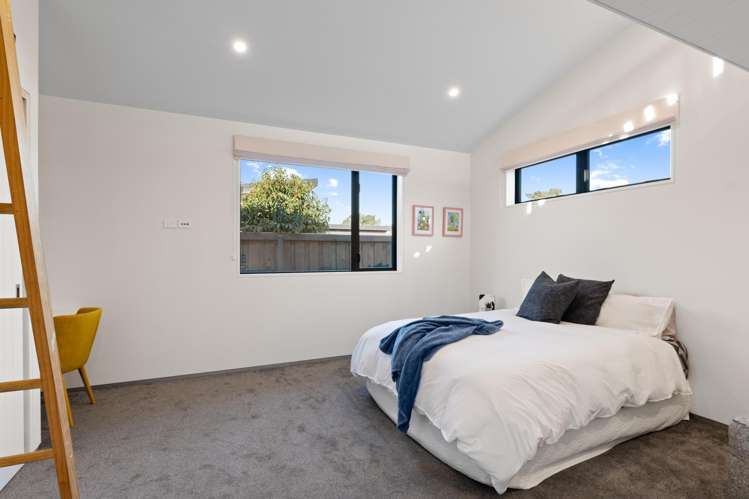 13 Carnaveron Drive Lincoln_23