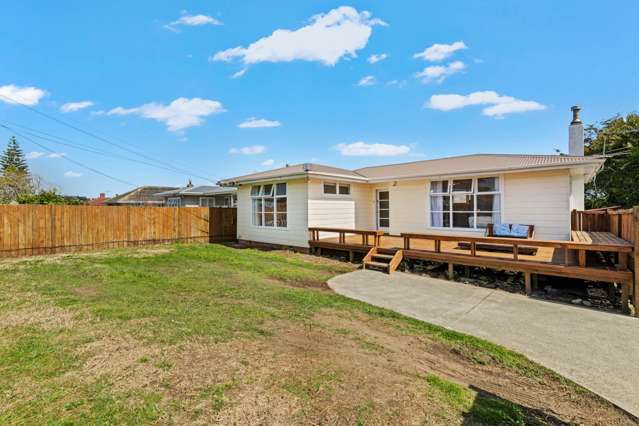 1950s Kiwi classic bungalow - Perfect 1st home