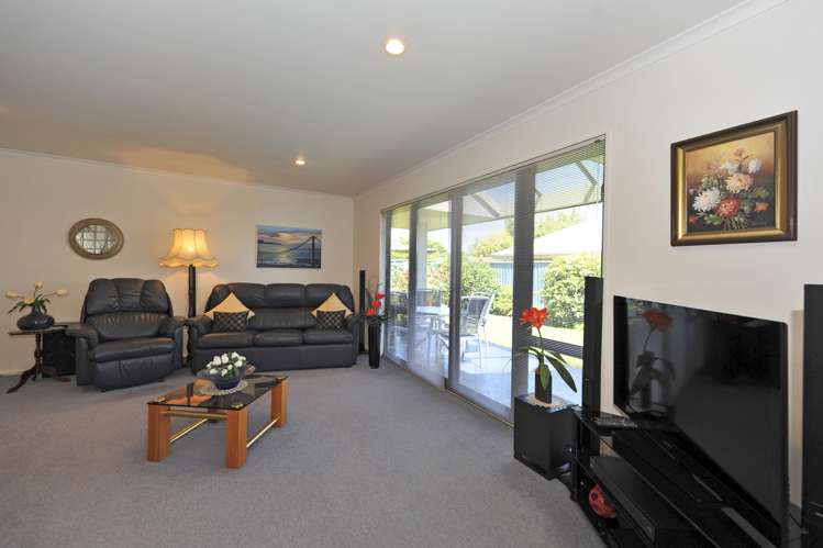 130 Aldinga Avenue Stoke_10