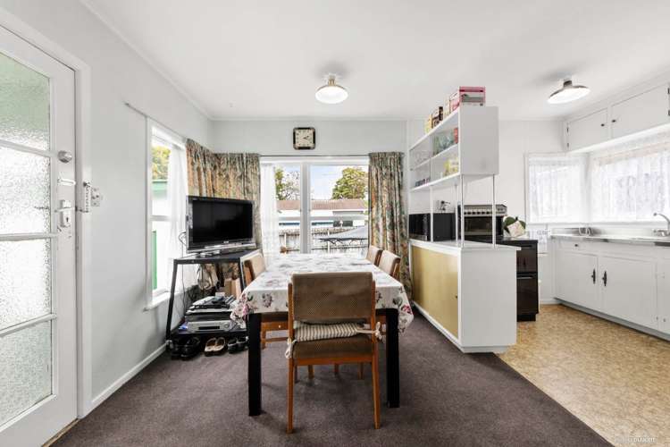 42 Fruitvale Road New Lynn_8