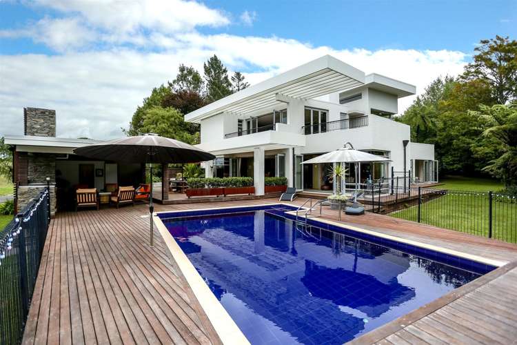 537 South Road Omata_0