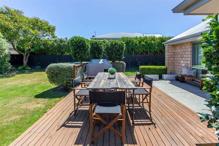 7 Applefield Court Northwood_20