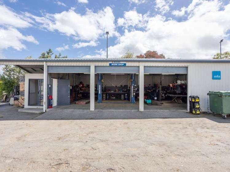 1 Holden Place Dannevirke_2