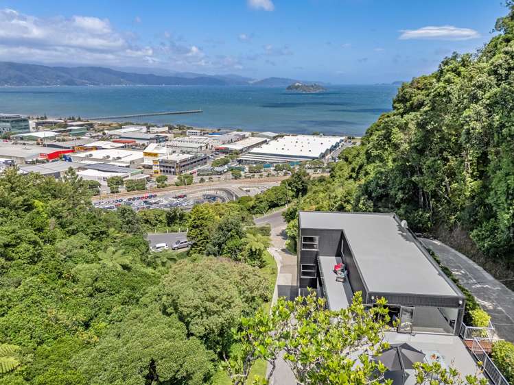 18 Korokoro Road Korokoro_3