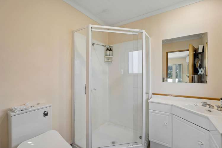 411 Peninsula Road Kelvin Heights_15