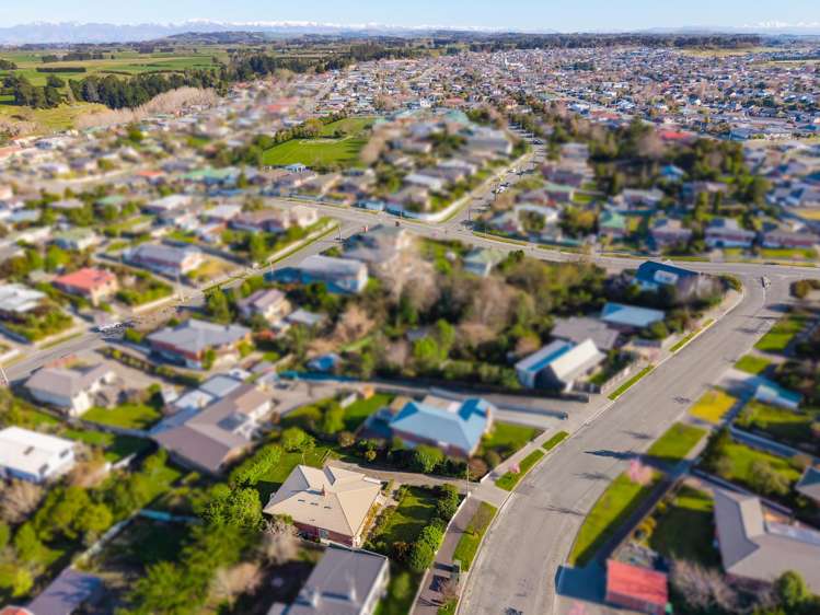 24 Hill View Crescent Highfield_30