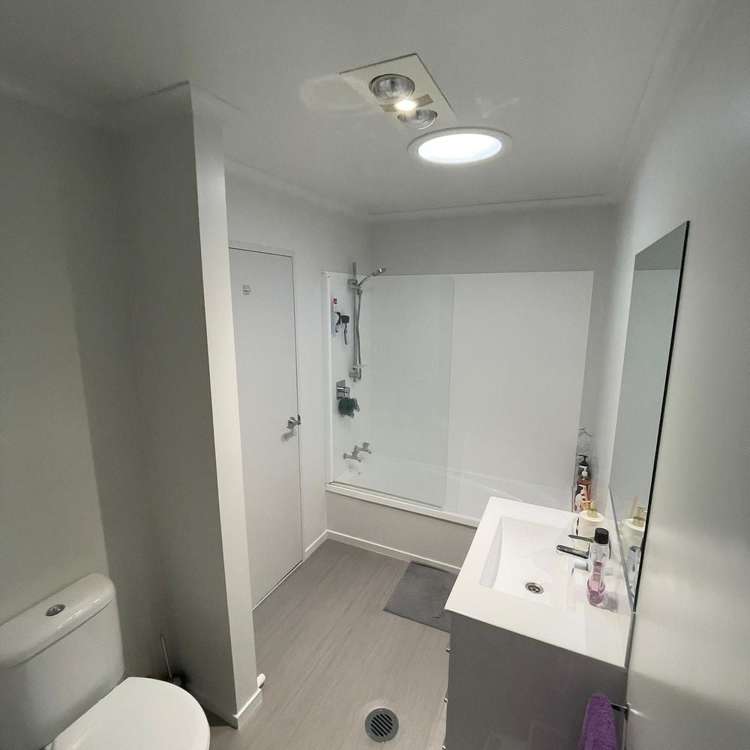 24 Whakawhiti Loop Avondale_15