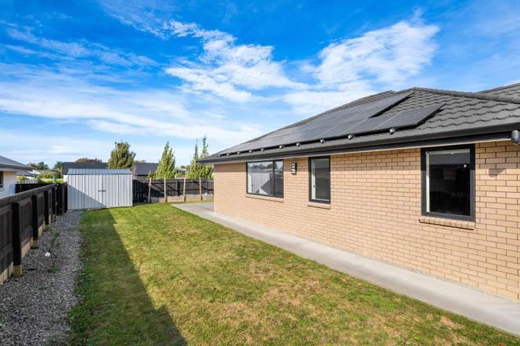 16 Spitfire Drive Burleigh_14