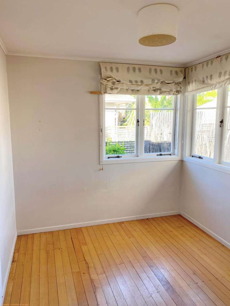 12 Vodanovich Road Te Atatu South_7