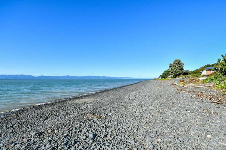 1820 East Coast Road Whakatiwai_26