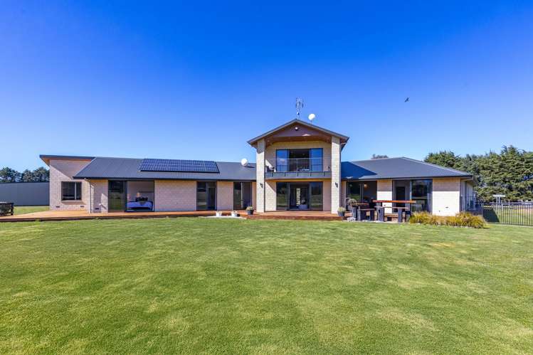 102 Glews Road Cust_38