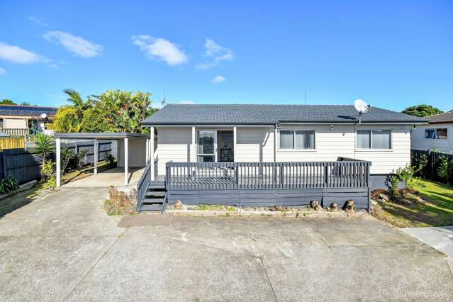 This family home, located at the end of a tranquil cul-de-sac, has plenty to offer.