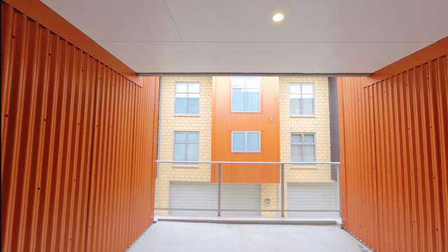 8/7 Vialou Street Hamilton Central_4