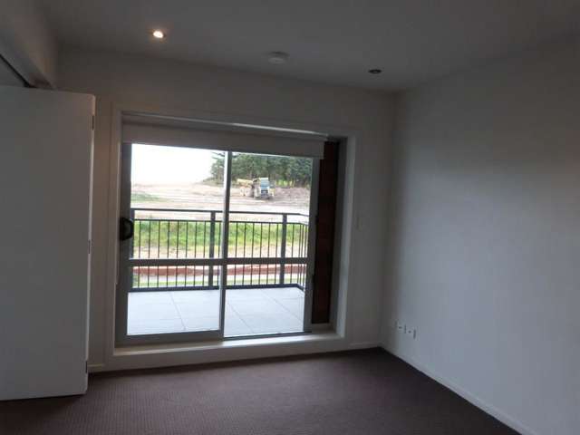 B13/71 Spencer Road Oteha_4