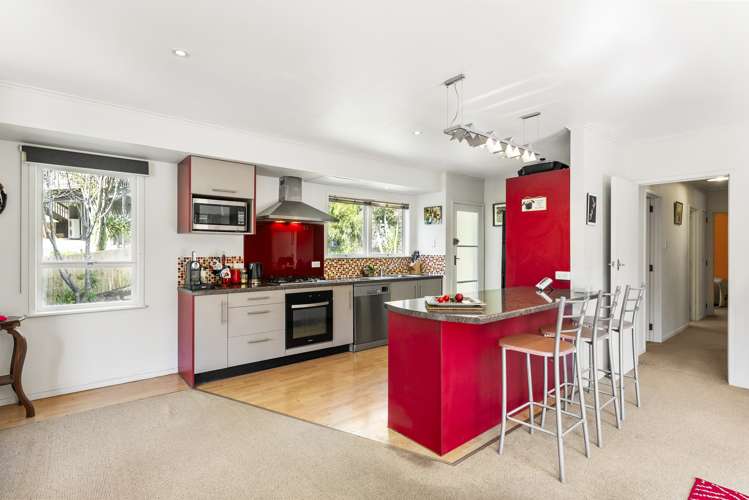 184 Golf Road Titirangi_10