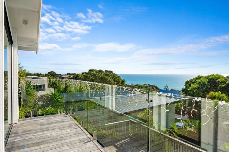 3 Edwin Mitchelson Road Muriwai Beach_29