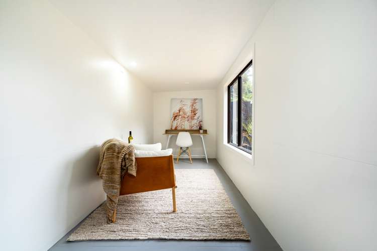 2/33 Sapphire Place Bayview_19