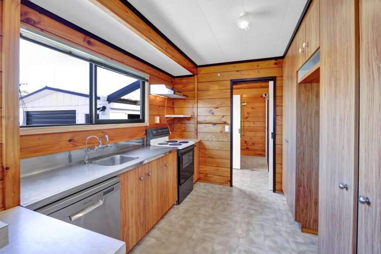 11 Heather Lea Hawera_4