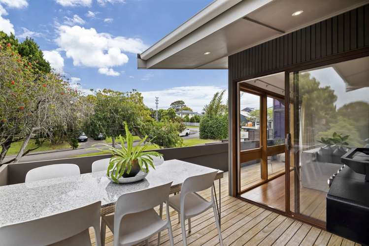 8 Riviera Place Hauraki_8