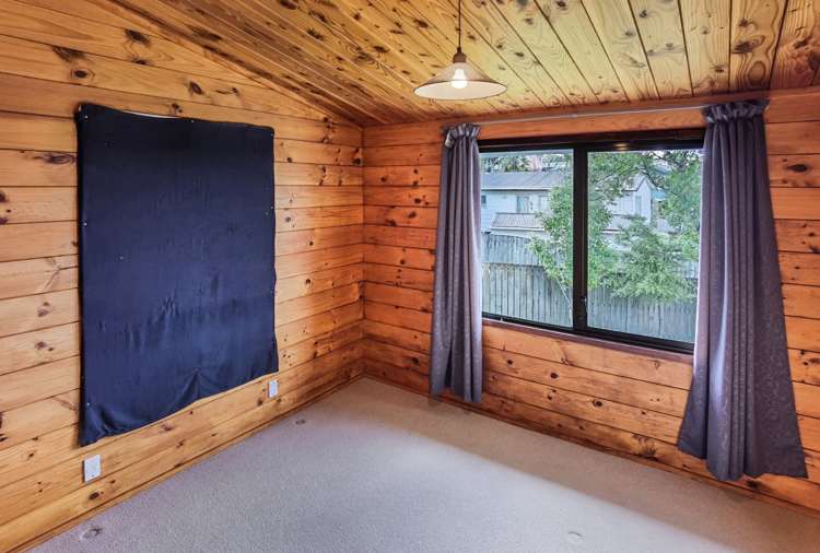 8 Metric Place Te Atatu South_8