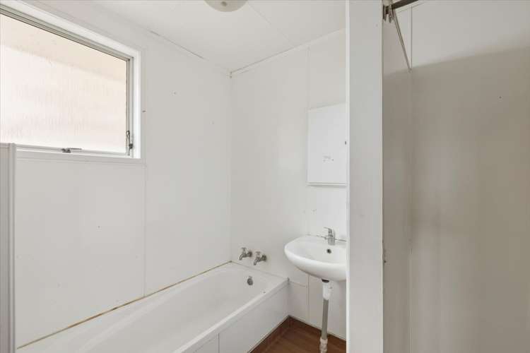 117 Sutherland Road Brookfield_12