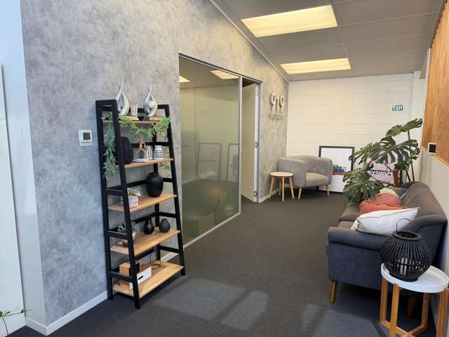919 Victoria Street Hamilton Central_3