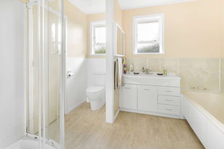 5 Defoe Avenue Hillcrest_9