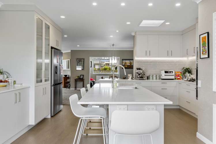 6 Heathcote Street Central_10