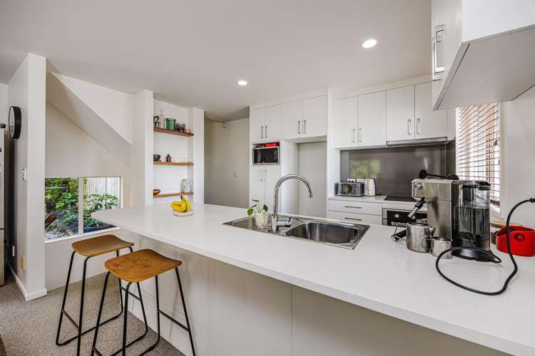 10/57 Gladstone Road_0