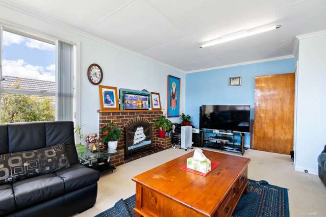 1 Locke Avenue Mount Roskill_2