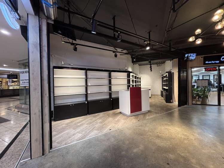 8/239 Queen Street_0