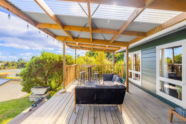 1 and 2/32 Gosling Grove Turangi_3