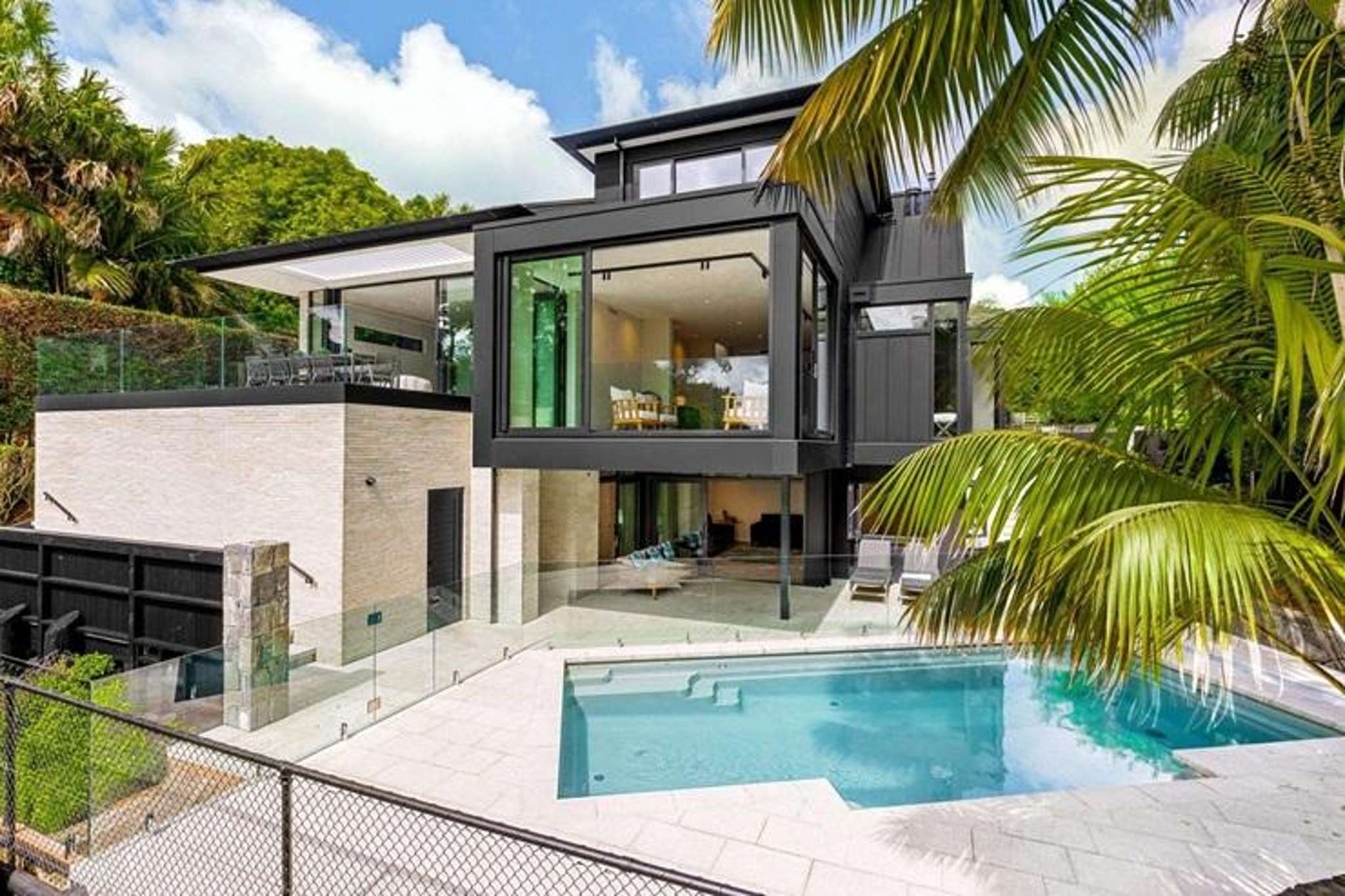 CVs out the window when luxury Auckland home sells for $9.3m