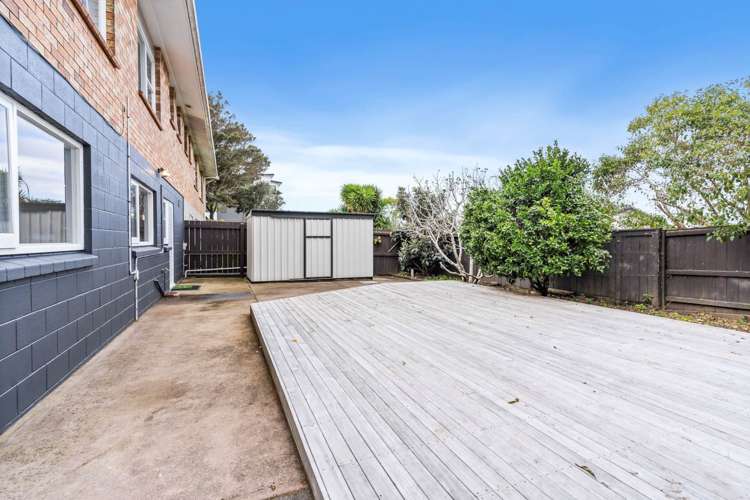 2/3 Howe Street Howick_17