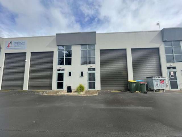 92m&sup2; Industrial Unit in Albany