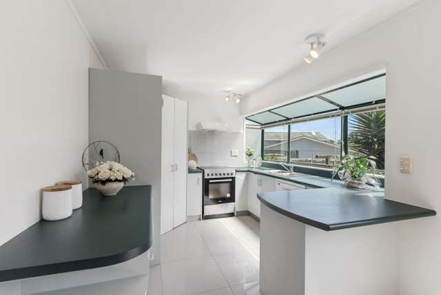 2/12 Sorrel Crescent Bucklands Beach_3