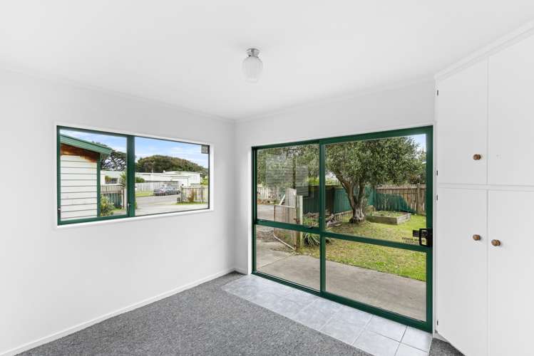 14 Karaka Street Otaki Beach_12