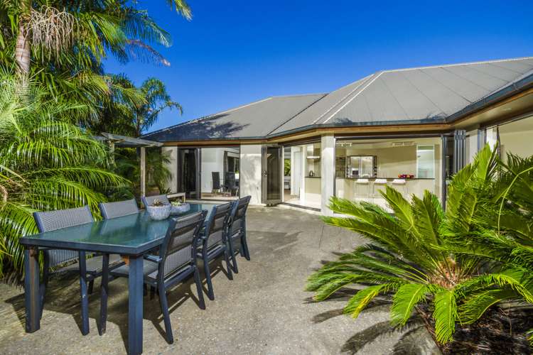 8 Oscar Road Greenhithe_29