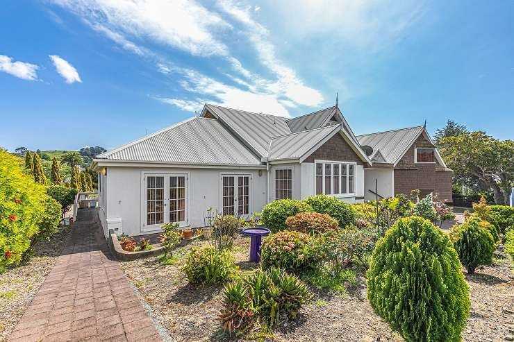 aerial shots of house and land with red line around it    74 Victoria Avenue, Remuera, Auckland