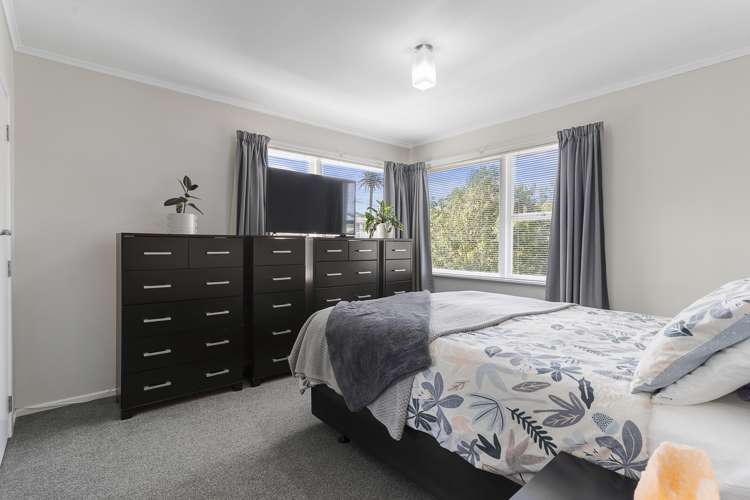 5b Tirimoana Road Te Atatu South_13