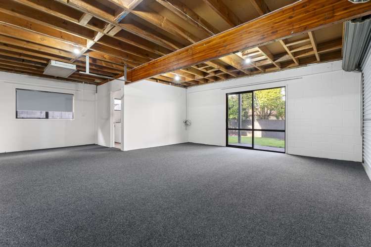 53 Lansdowne Crescent Glenview_16