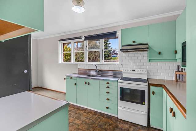 38 Bouverie Street Waimataitai_1