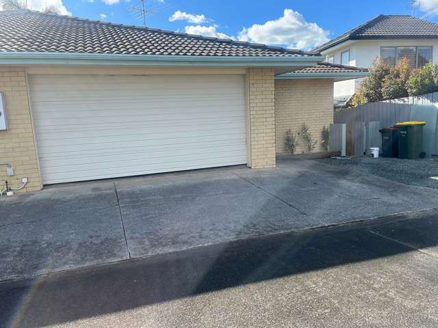 Botany Downs, 4 Bedrooms
