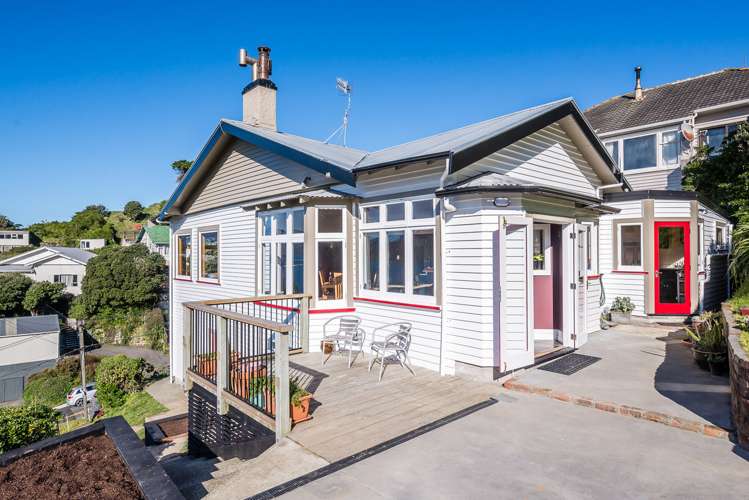 10 Hungerford Road Lyall Bay_1