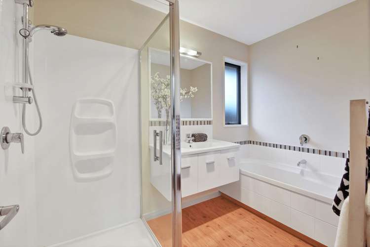 42 Clematis Place Wigram_16