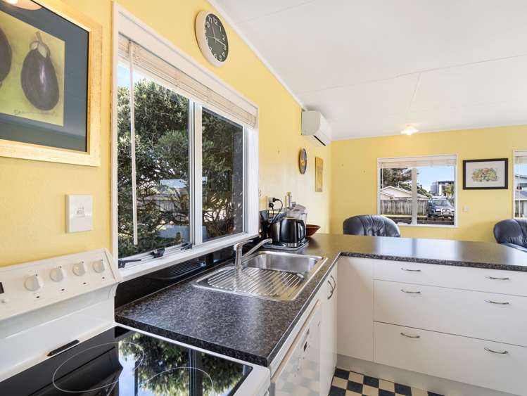 50 Park Avenue Waitarere Levin_6