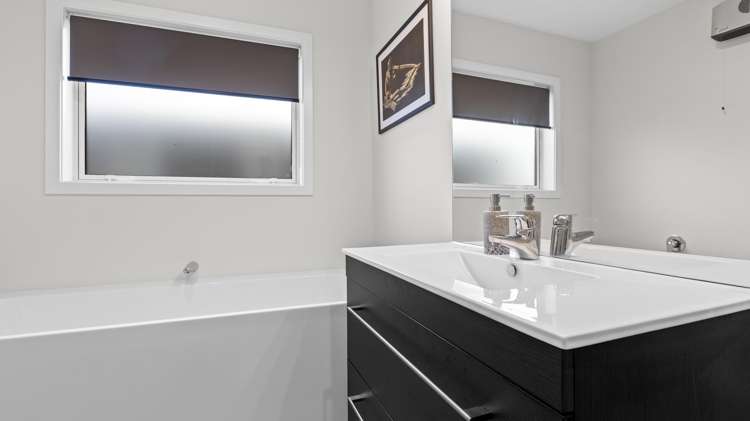 34 Noumea Drive Rangatira Park_11